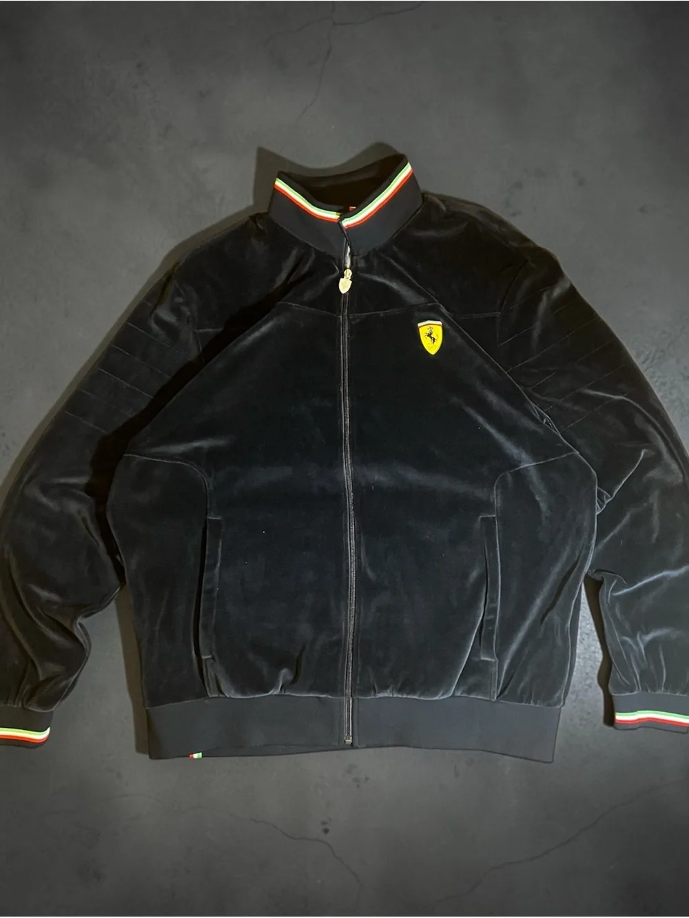 PUMA x Ferrari Velour Zip Up Track Suit Men’s XXL Jacket Scuderia F1 Vintage Y2K